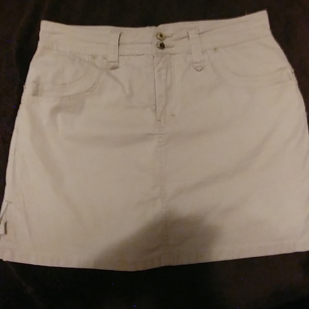 Like,new khaki color skort by Gloria Vandersill